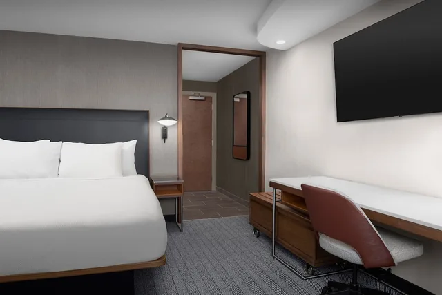 غرفة بسرير كينج لذوي الإعاقة، Courtyard Marriott Paso Robles 2/3