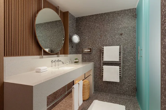 جناح جونيور بسرير كينج بإطلالة على البحر، Malta Marriott Hotel And Spa 3/4