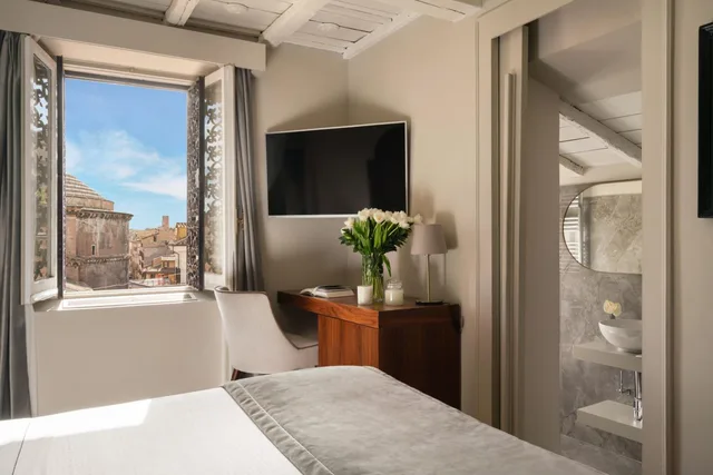 Suite, King Bed, Balcony, Separate Building، Antico Albergo Del Sole Al Pantheon 1/10