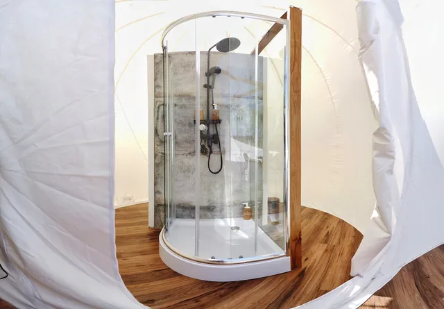 Unique, Double Bed، Green Land Bubble Glamping 3/3