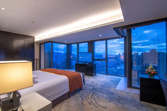 جناح ديلوكس بسرير كينج، PULLMAN GUIYANG 4/5