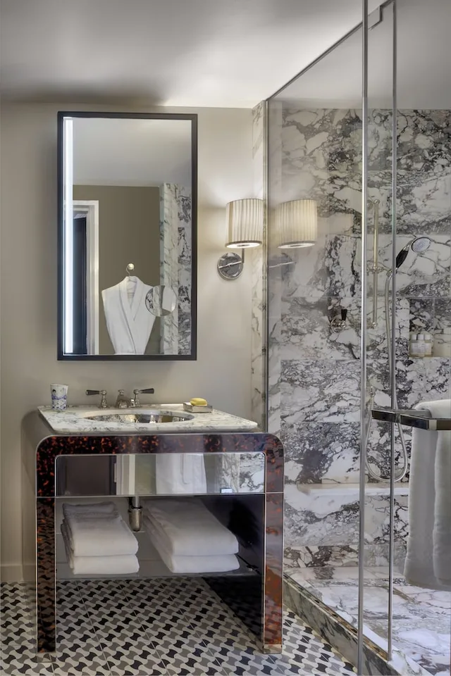غرفة ديلوكس بسريرين منفصلين، The Carlyle, A Rosewood Hotel 2/2