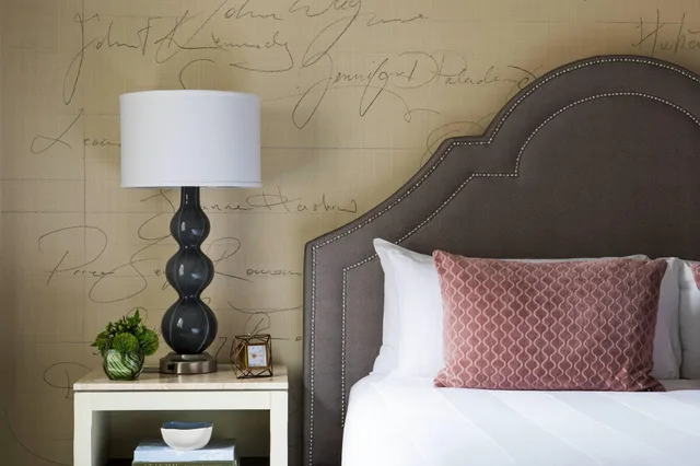 غرفة بسرير كينج، The Mayflower Hotel Autograph Collection 11/12