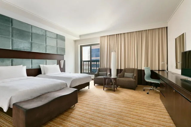 Traders, Club, Deluxe, Twin Beds، Traders Hotel, Qaryat Al Beri, Abu Dhabi 2/6