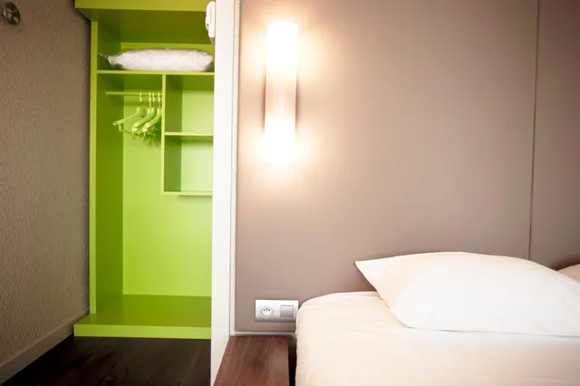 غرفة قياسية بسرير مزدوج، CAMPANILE VICHY - BELLERIVE SUR ALLIER 4/9