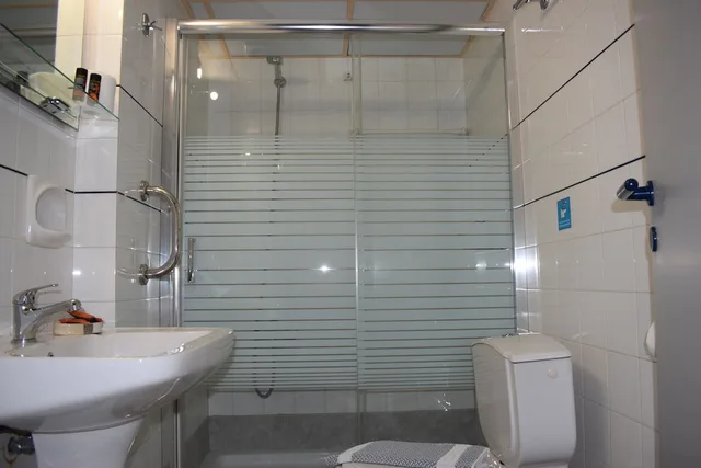 استوديو بسرير مزدوج بشرفة، Alena Apartments 2/2