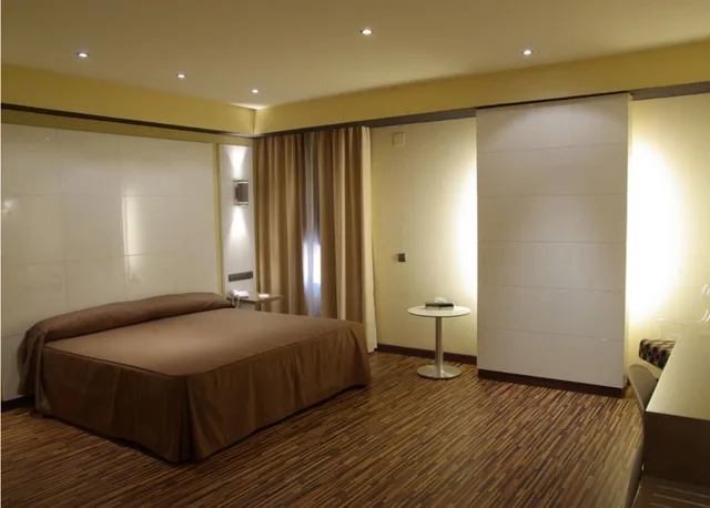 غرفة أساسية بسريرين منفصلين، Malaga Nostrum Hotel 6/10