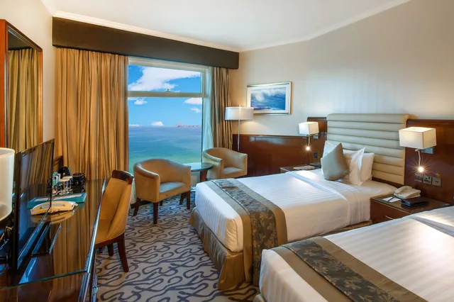 Deluxe Twin Partial Sea View, Oceanic Khorfakkan Resort And Spa 1/4