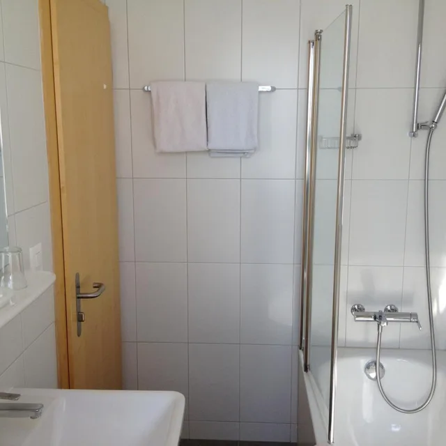 سكن مشترك مختلط، Hotel Schwarzsee 2/2
