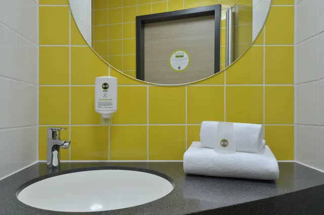 غرفة بسرير كوين، B B Hotel Stuttgart City 3/4