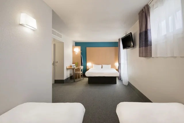 غرفة قياسية رباعية بسرير مزدوج وسريرين منفصلين، B&B Hotel Grenoble Centre Alpexpo 7/7