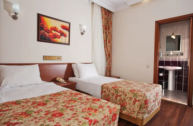Standard, Twin Beds, Triana Hotel 3/9