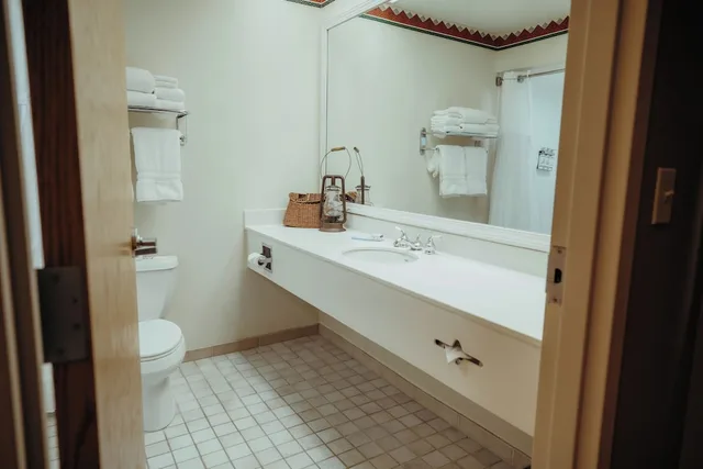 غرفة قياسية بسريرين كوين مع أريكة، Wildwood Lodge 7/8