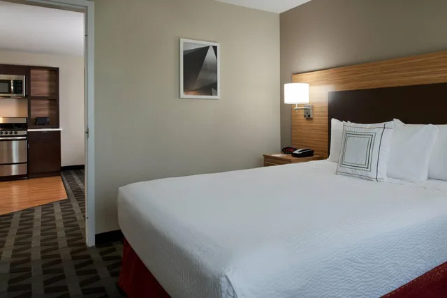 1 Bedroom, Suite, Queen Bed, Sofa, Bathtub, Large, Accessible, Towneplace Suites Richmond 1/3