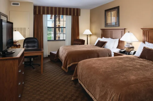غرفة بسرير مزدوج، The Lodge At Deadwood Gaming Resort 2/6