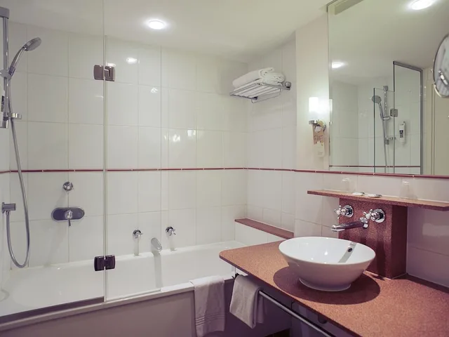 Classic, Double Bed, Mercure Lille Metropole 4/6