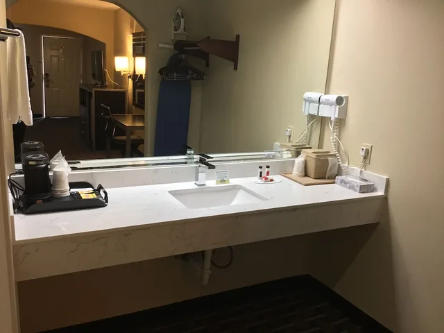 جناح بسريرين كوين، Days Inn & Suites by Wyndham Houston North/Spring 6/6