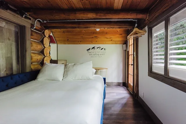 Tahoma Cabin (1 King Bed + 1 Queen Bed), Alta Crystal Resort by Gravity Haus 1/6