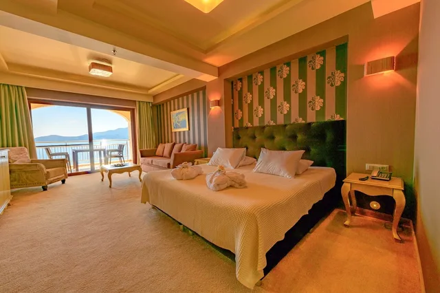 جناح جونيور بإطلالة على البحر، Odyssey Hotel 6/10