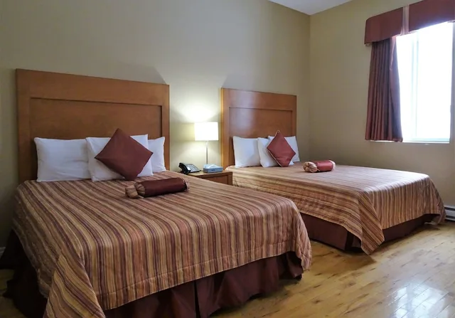 استوديو بسريرين كوين بحمام خاص، Hotel Quartier des Spectacles 1/5