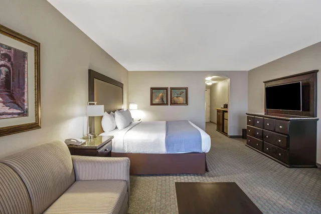 غرفة ديلوكس بسرير كينج، La Quinta Inn And Suites By Wyndham Paso Robles 1/2