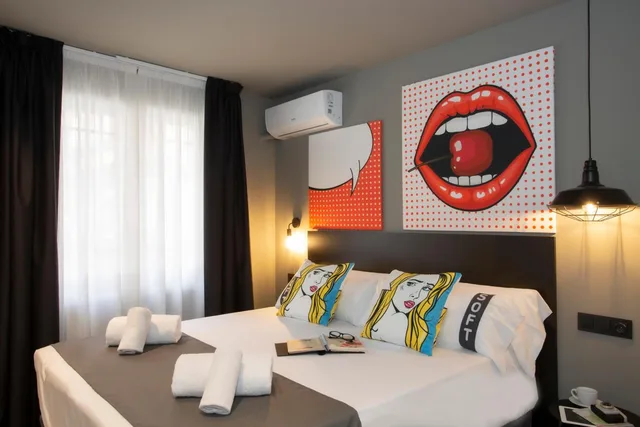 Room, Double or Twin Bed, Street View، Hotel Casual Pop Art Benidorm 2/4