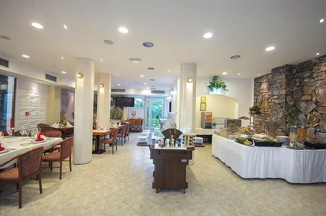 Hotel Aquamarin Budva، بودفا 38/50