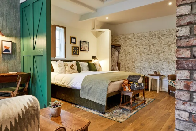 كوخ بسرير مزدوج وسريرين منفصلين، Lady Anne Middletons Hotel 1/3