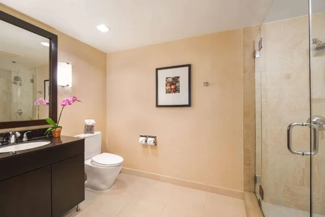 1 Bedroom, Suite, King Bed, Marina View, Parlor, Sofa، Hilton San Diego Airport Harbor 3/4