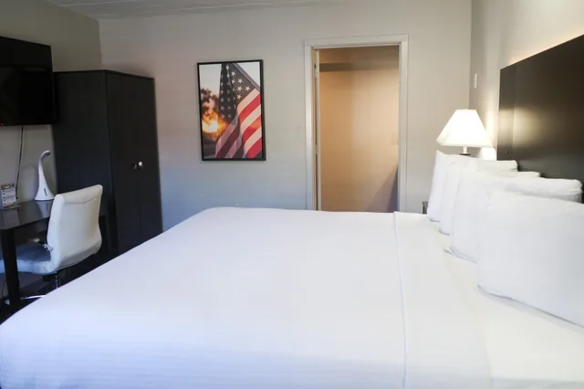 جناح بسرير كينج وسريرين كوين، Americana Modern Hotel 2/2