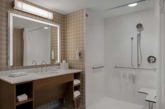 جناح استوديو بسرير كينج مع أريكة لذوي الإعاقة، Home2 Suites by Hilton Jacksonville Downtown FL 4/5