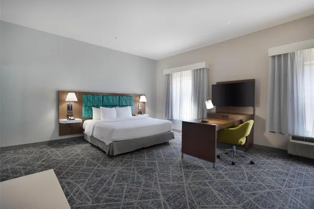 استوديو بسرير كينج مع أريكة لذوي الإعاقة، Hampton Inn and Suites Tulsa Hills 1/1