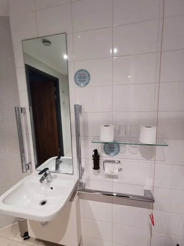 غرفة بسريرين منفصلين لذوي الإعاقة، Point A Hotel Paddington 8/10