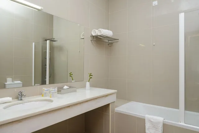 Deluxe, Single, Montebelo Indy Maputo Congress Hotel 2/2