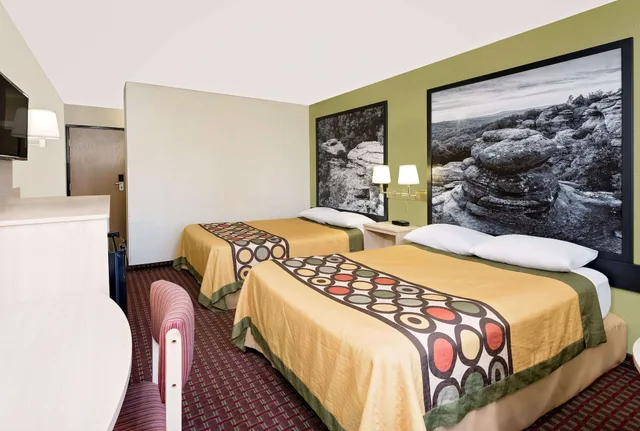 غرفة بسريرين مزدوجين للمدخنين، Super 8 By Wyndham Metropolis 5/10