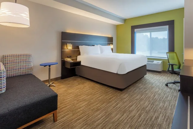 غرفة قياسية بسرير كينج، Holiday Inn Express Hotel And Suites Charlotte Arrowood 1/5