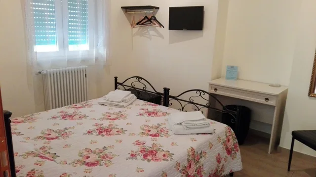 Economy, Twin Beds, Le Due Nicchie 1/3