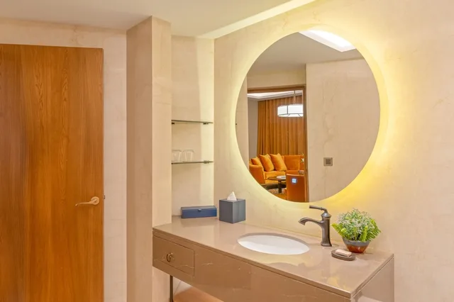 جناح جونيور بسرير كينج، Hotel Yak & Yeti 8/8