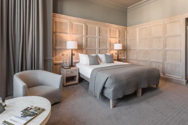 Director, Double or Twin Bed, City View، Scotsman Hotel 4/9