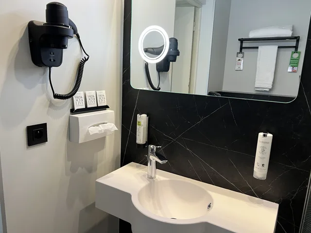 غرفة بريميوم بسرير كوين، Hotel Des Acacias Lille Tourcoing 7/7