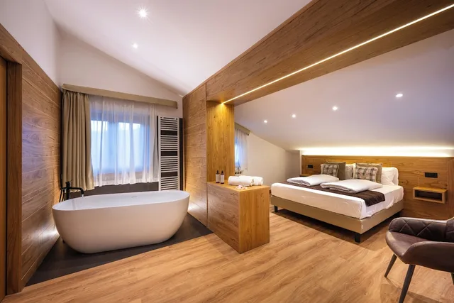 غرفة سوبيريور بسرير مزدوج بإطلالة، Hotel Iris 1/4