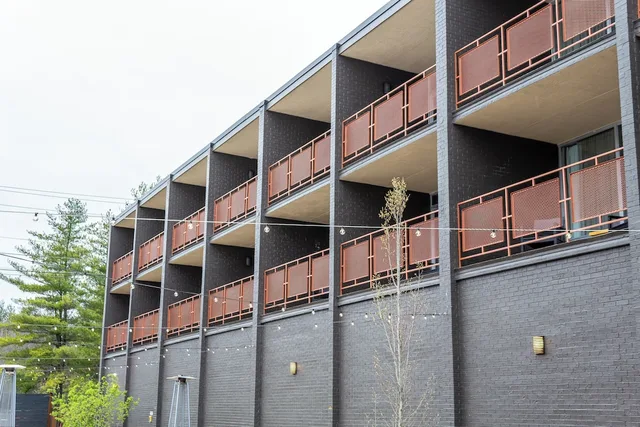 Standard, King Bed, Mountain View, Balcony, Greenes Motel Boone 1/5