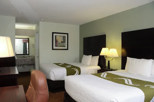 Room, Double Bed, Quality Inn & Suites Covington 1/4