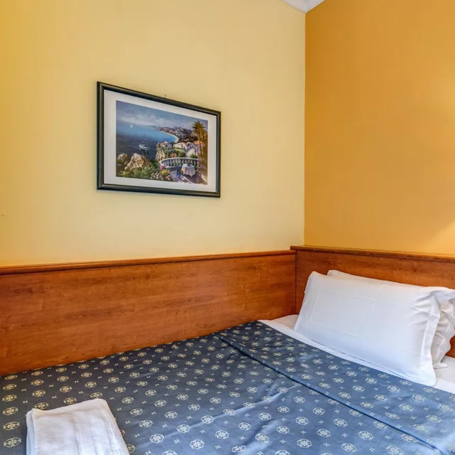 Room, Single, French Bed، Baltic Hotel 1/10