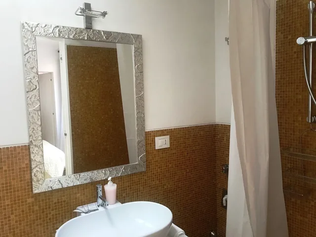 شقة بسرير كوين بغرفة نوم واحدة، Contemporary Apartment In Venice Ff 3/4