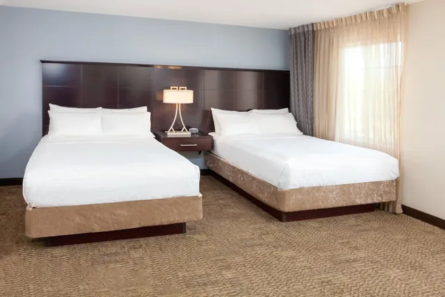جناح بسرير كينج وسريرين كوين بغرفتي نوم بمطبخ، Staybridge Suites Phoenix - Chandler 2/10