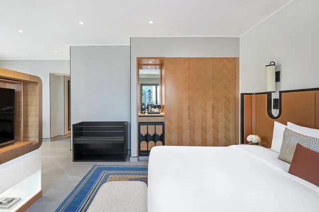 Renovated, Junior Suite, King Bed، NH Collection Dubai Ibn Battuta 3/5