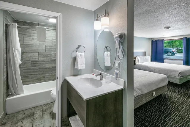غرفة قياسية بسرير مزدوج، Gatlinburg Mountain Inn Gatlinburg TN 6/9
