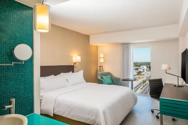 غرفة سوبيريور بسرير كينج، Fiesta Inn Los Mochis 1/1