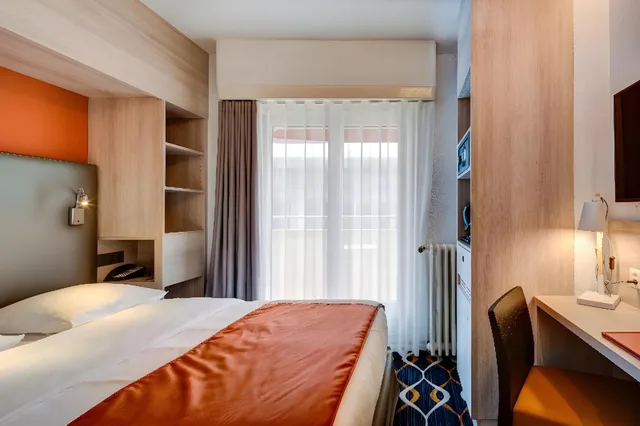 غرفة بسرير كوين، Eden Hotel 2/3